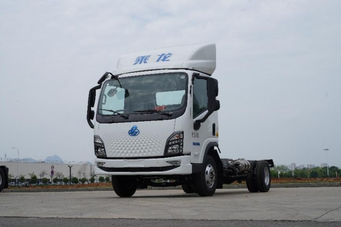 充电16分钟续航450km 乘龙翼威2大电量轻卡领跑城配创富路